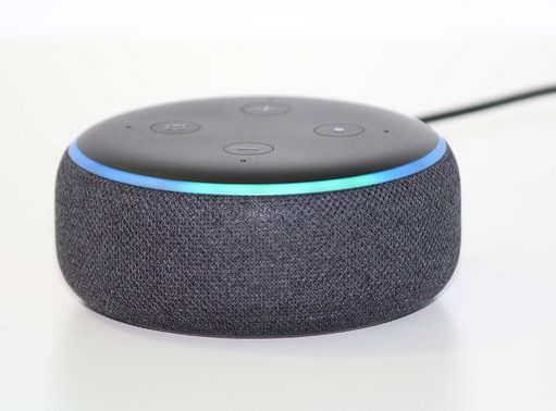 Amazon развива нов паметен телефон со Alexa интеграција – десет години по Fire Phone